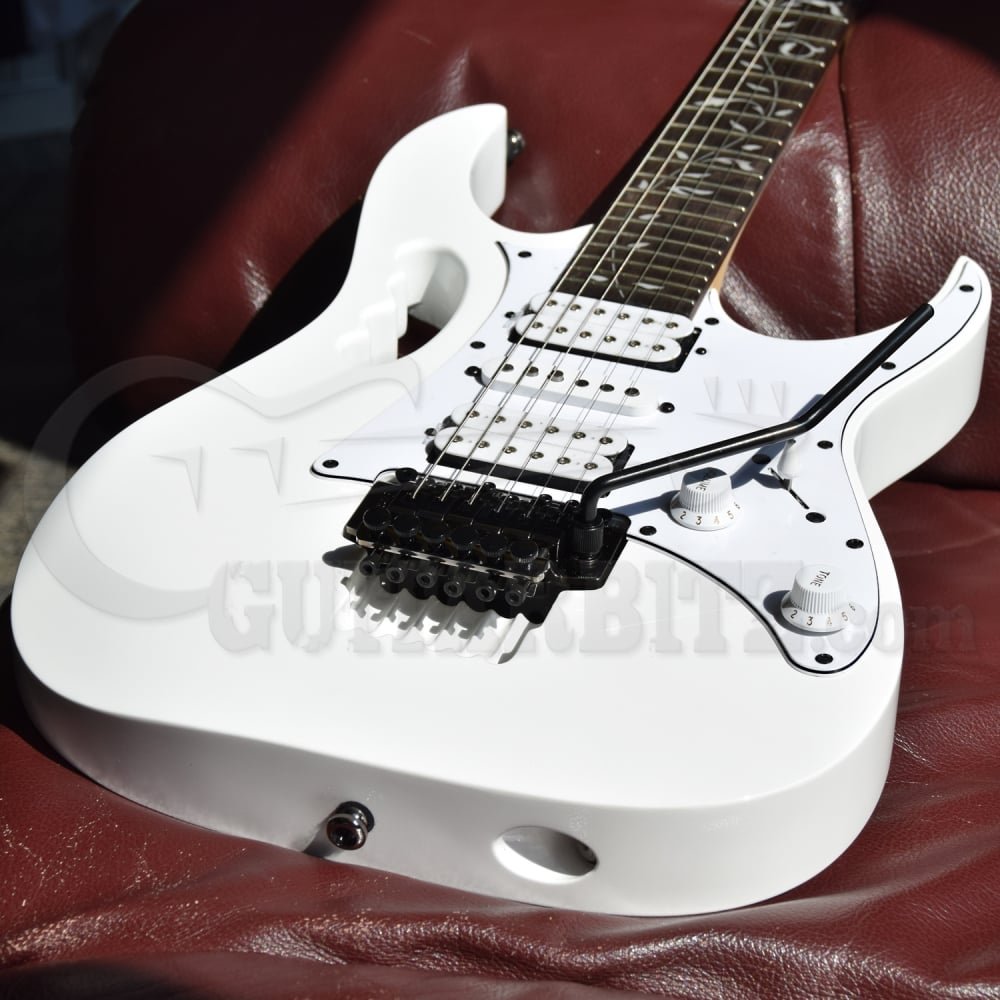 Ibanez E-Gitarre Jemjr White
