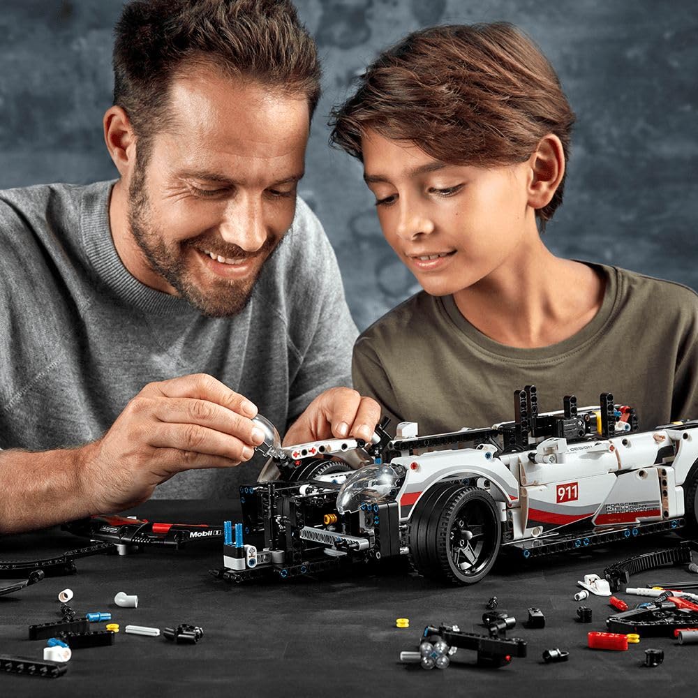LEGO Technic Porsche 911 RSR, Rennauto Bausatz für Fortgeschrittene,