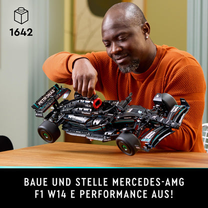 LEGO Technic Mercedes-AMG F1 W14 E Performance Set für Erwachsene, Maßstabsgetreuer Rennwagen Modellbausatz,